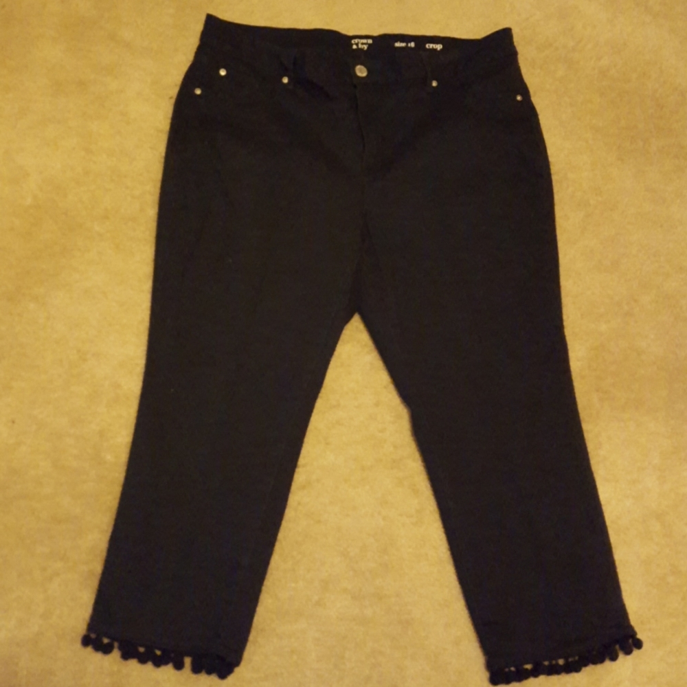 Crown & Ivy navy blue stretch crop ball trim hem jeans style size 16 Like New …